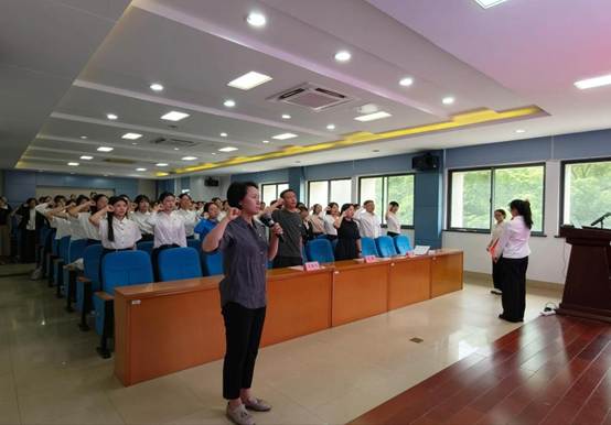 说明: https://news.jiangnan.edu.cn/__local/2/55/14/845191311A083C11674E397E5F4_1587C916_162B6.jpg
